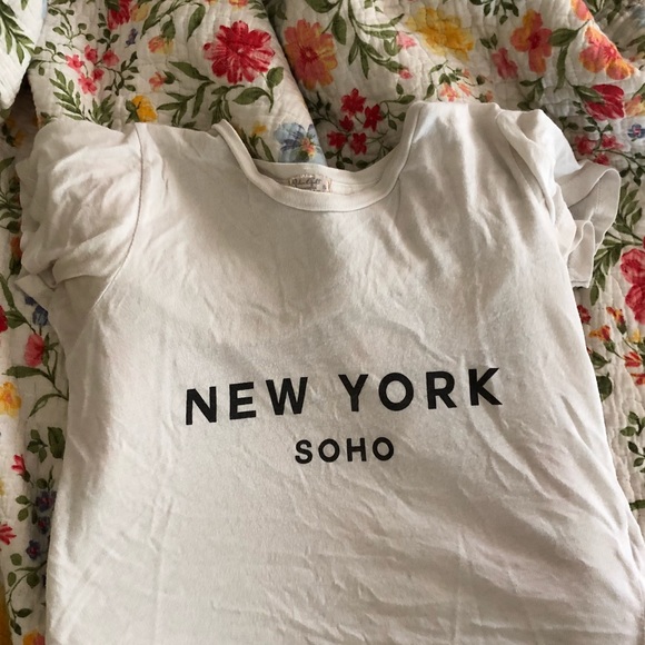 Brandy Melville Tee - Picture 2 of 3